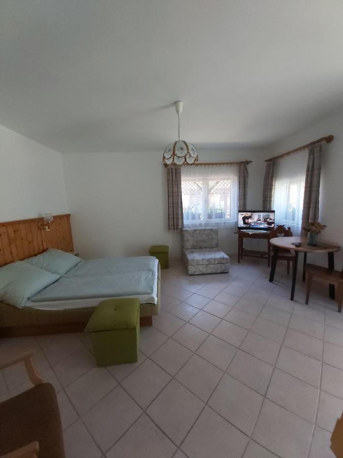 Marika-Lak Apartment Сиофок Екстериор снимка